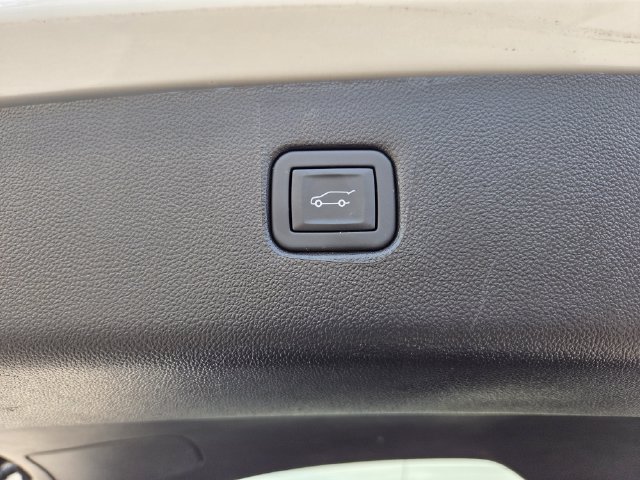 Certified 2024 Chevrolet Blazer LT w/ Convenience Package FWD image 12