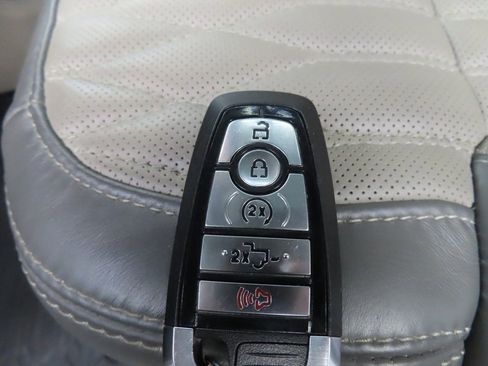 Used 2025 Ford F450 Platinum w/ Platinum Plus Package image 57