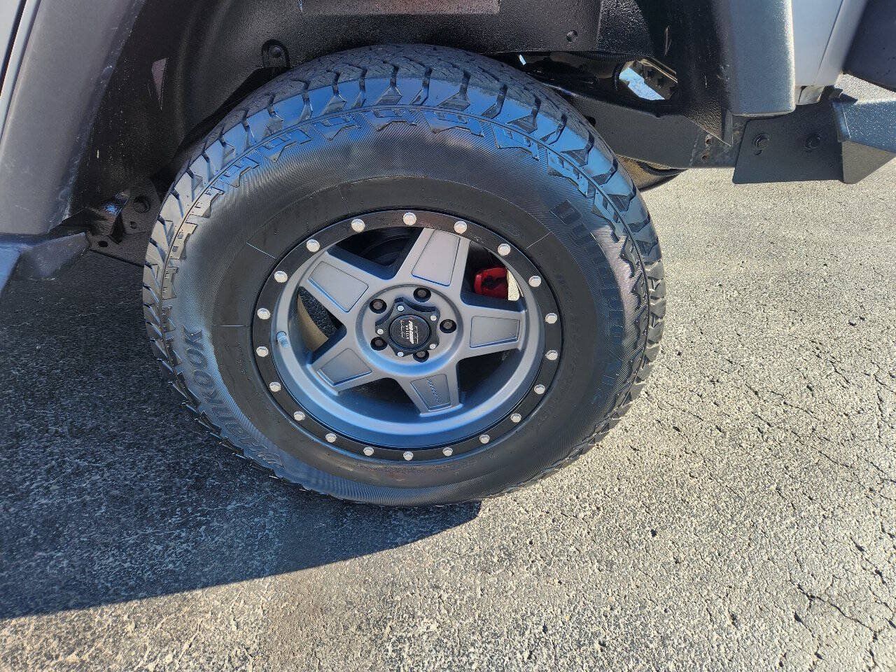 Used 2017 Jeep Wrangler Unlimited Sport w/ Quick Order Package 24S AWD/4WD image 10