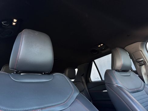 Used 2026 Ford Explorer ST-Line w/ ST-Line Street Pack RWD image 19