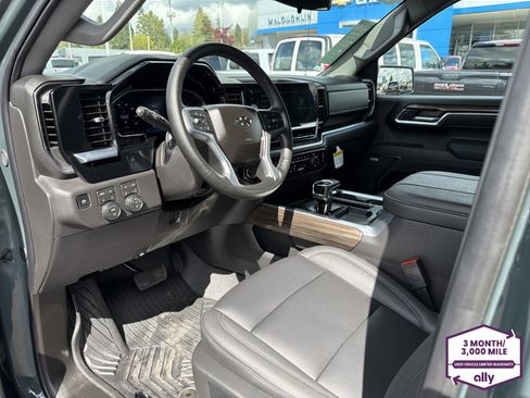 Used 2026 Chevrolet Silverado 1500 LT Trail Boss w/ Safety Package AWD/4WD image 9
