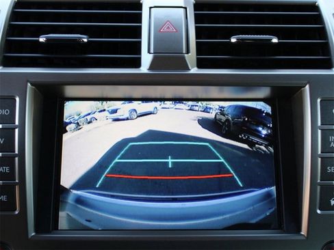 Used 2020 Lexus GX 460 Premium w/ Premium Package image 19