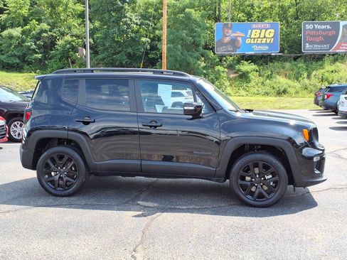 Certified 2022 Jeep Renegade Altitude w/ Sun/Sound Group AWD/4WD image 5