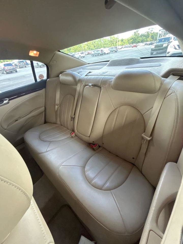 Used 2011 Buick Lucerne CXL FWD image 12