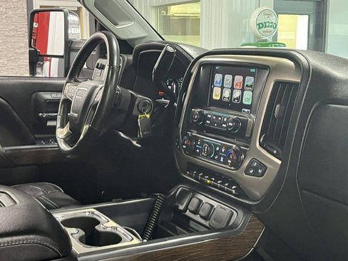Certified 2017 GMC Sierra 2500 Denali w/ Duramax Plus Package AWD/4WD image 10