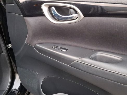 Used 2019 Nissan Sentra SV FWD image 6