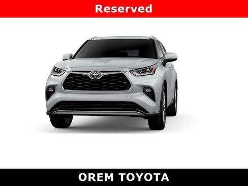 New 2026 Toyota Highlander Platinum image 18