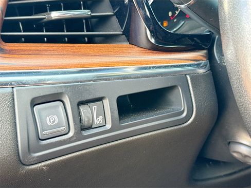 Used 2022 Cadillac XT5 Premium Luxury image 11