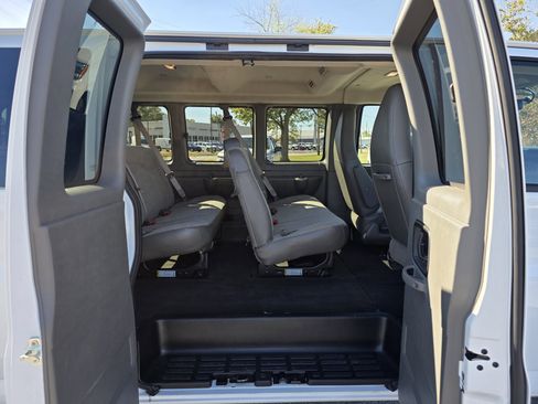 Used 2025 Chevrolet Express 3500 LS image 5