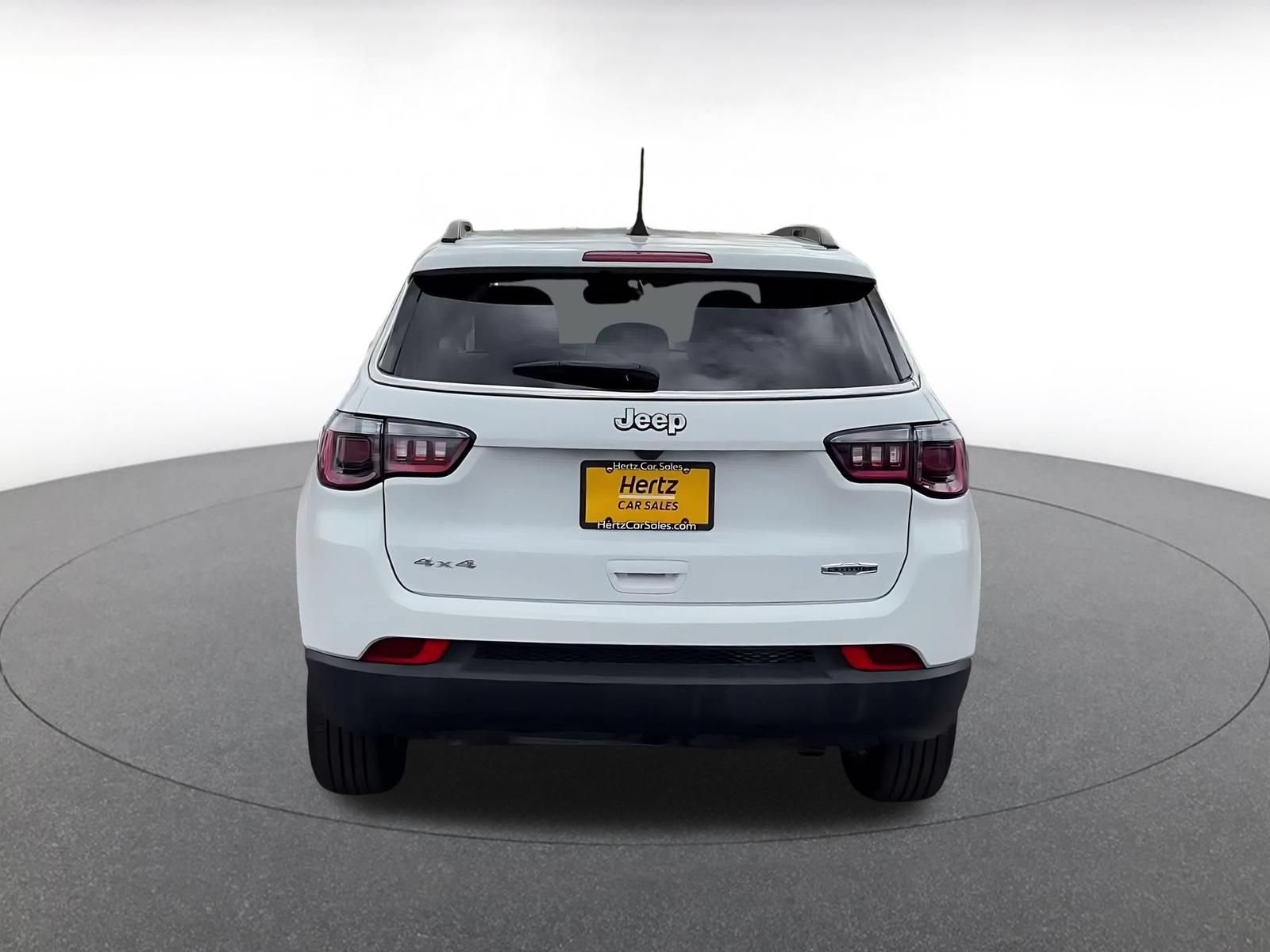 Used 2025 Jeep Compass Latitude AWD/4WD image 12