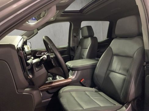 Used 2025 GMC Sierra 1500 Elevation w/ Elevation Premium Package image 9