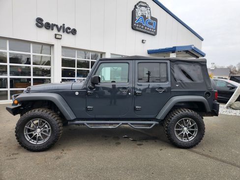 Used 2017 Jeep Wrangler Unlimited Sport image 8