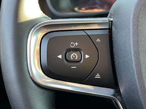 Used 2023 Volvo XC40 Recharge Ultimate w/ Protection Package Premier image 21