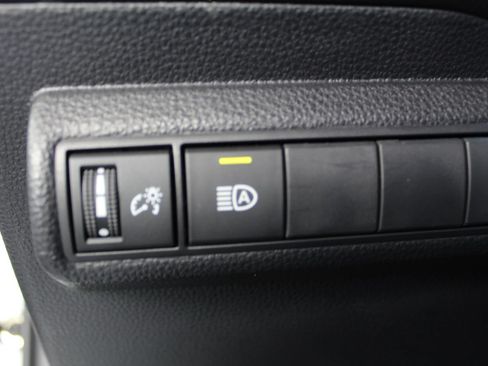 Used 2022 Toyota Corolla LE FWD image 27