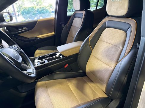 Used 2025 Chevrolet Equinox ACTIV w/ Safety and Technology Package AWD/4WD image 18