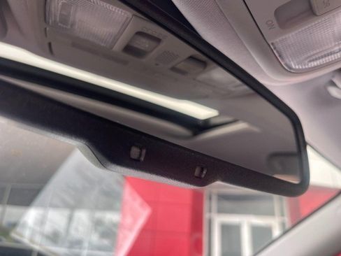 Used 2018 Honda Pilot Touring image 37
