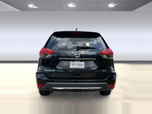 Used 2017 Nissan Rogue SV FWD image 10