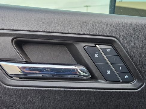 Used 2024 Chevrolet Colorado ZR2 w/ ZR2 Convenience Package III image 25