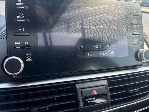 Used 2019 Honda Accord Sport image 3
