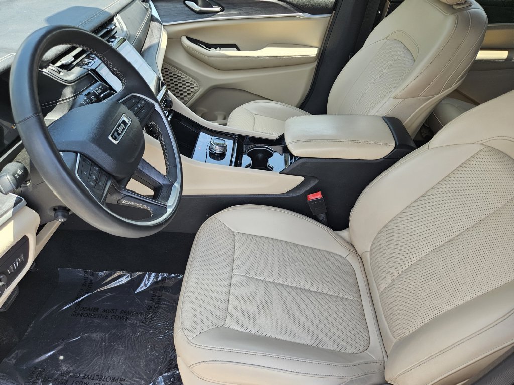 Used 2023 Jeep Grand Cherokee L Limited w/ Luxury Tech Group II RWD image 13
