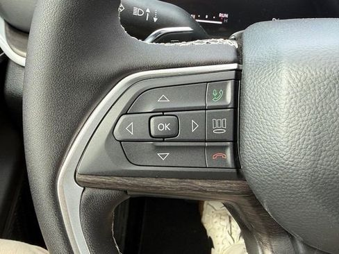 New 2026 Jeep Grand Cherokee Altitude image 21