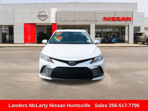 Used 2024 Toyota Camry LE w/ Convenience Package FWD image 11