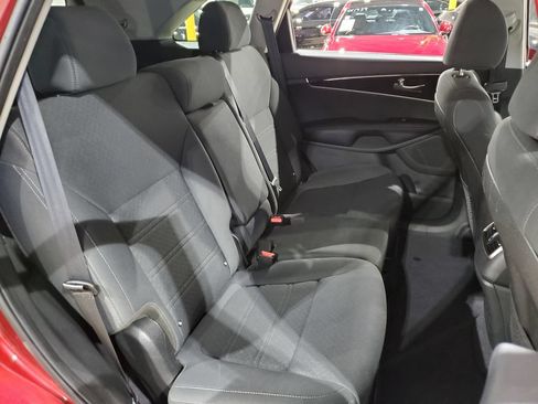 Used 2020 Kia Sorento LX FWD image 18