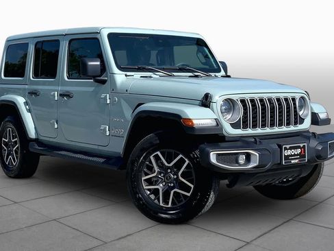 Used 2024 Jeep Wrangler Unlimited Sahara w/ Technology Group AWD/4WD image 3