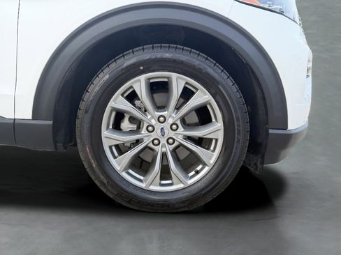 Used 2021 Ford Explorer Limited w/ Equipment Group 301A image 9