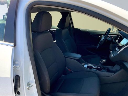 Used 2025 Chevrolet Malibu RS image 7