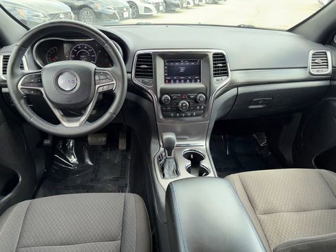 Used 2019 Jeep Grand Cherokee Laredo image 21