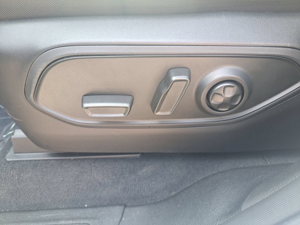 Certified 2025 Jeep Grand Cherokee Laredo X AWD/4WD image 31