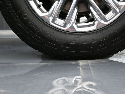 Used 2022 GMC Yukon SLT w/ SLT Premium Package image 46