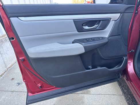 Used 2020 Honda CR-V LX image 9