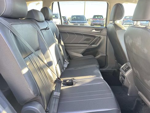 Used 2024 Volkswagen Tiguan SE image 10