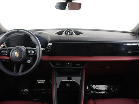 Certified 2025 Porsche Macan 4 Electric image 11