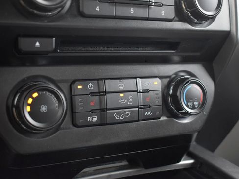 Used 2017 Ford F150 XLT w/ Equipment Group 302A Luxury image 31