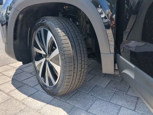 Certified 2023 Volkswagen Taos SE FWD image 34
