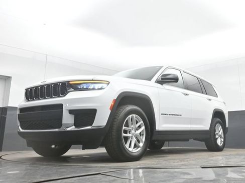 Used 2023 Jeep Grand Cherokee L Laredo RWD image 43