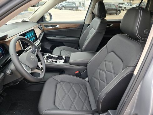 New 2026 Volkswagen Atlas SE FWD image 17