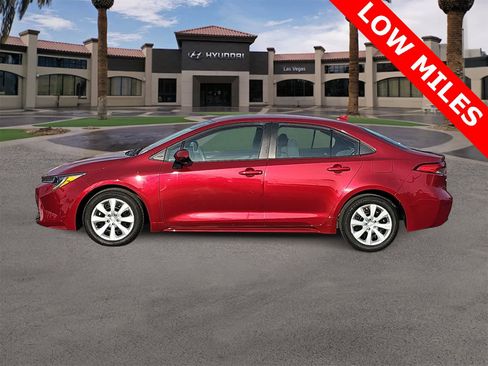 Used 2023 Toyota Corolla LE image 5