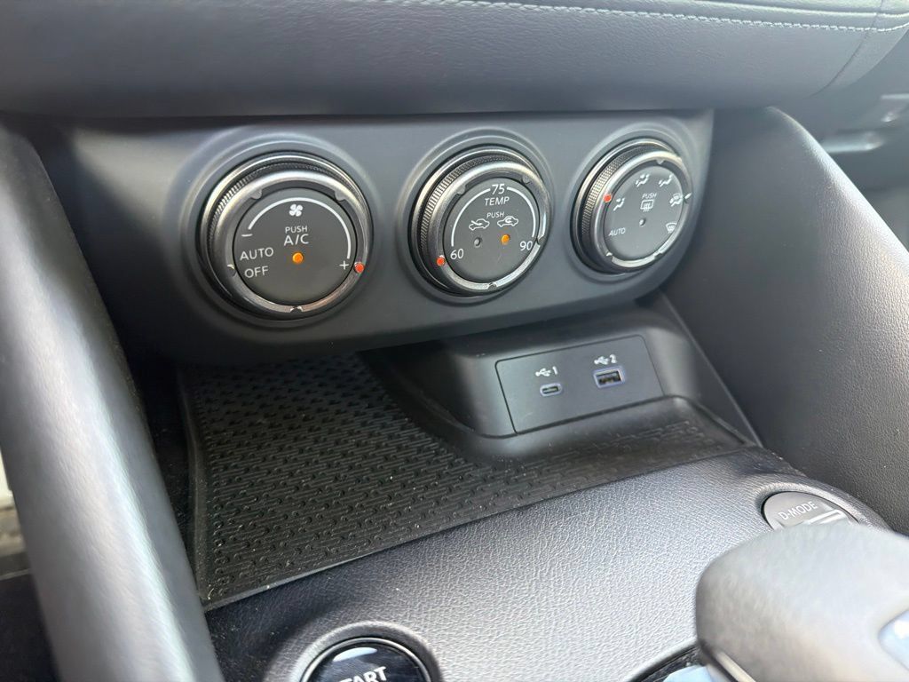 Used 2023 Nissan Z w/ Floor Mat Package (L93) RWD image 25