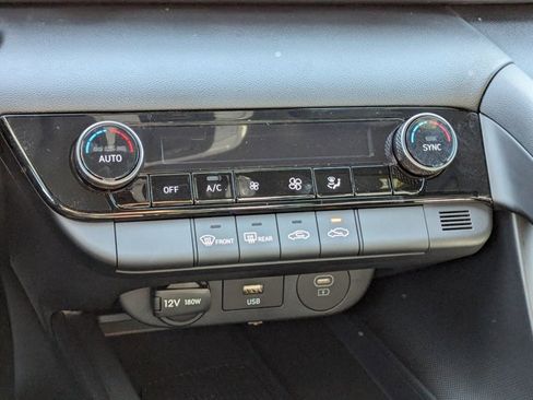 Used 2025 Hyundai Elantra Sport image 15