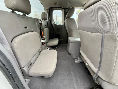 Used 2019 Nissan Frontier S image 37