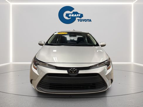 Used 2024 Toyota Corolla LE FWD image 2