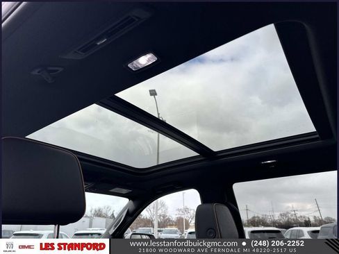 Used 2023 GMC Yukon AT4 w/ Technology Package image 15