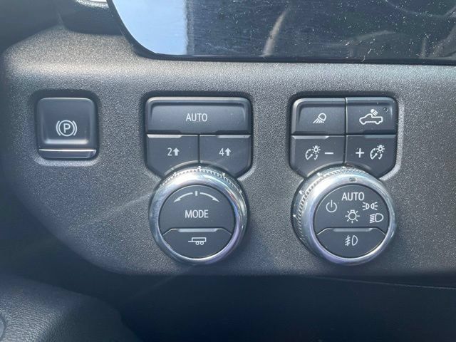 Used 2025 GMC Sierra 1500 SLT AWD/4WD image 27