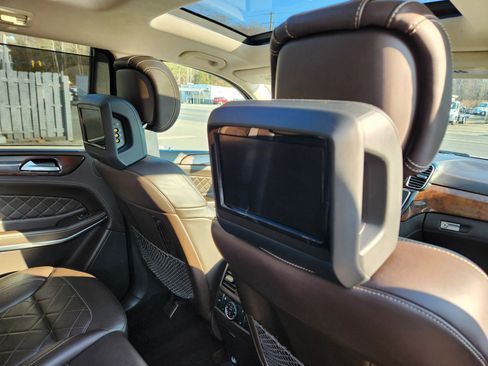 Used 2017 Mercedes-Benz GLS 550 4MATIC image 21