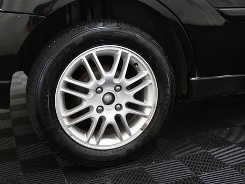 Used 2003 Ford Focus ZX5 Hatchback FWD image 26