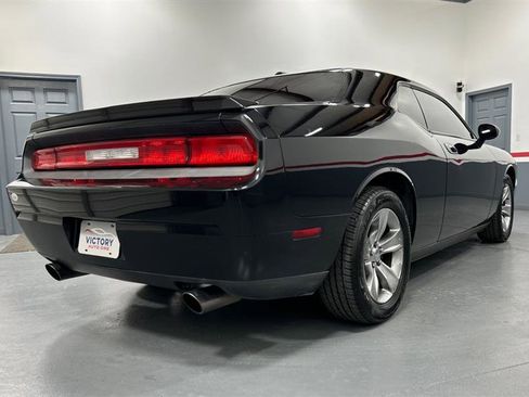 Used 2010 Dodge Challenger R/T image 10